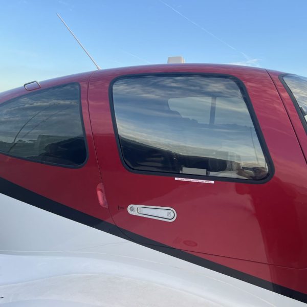 Cirrus G7 Exterior with Jet Shades